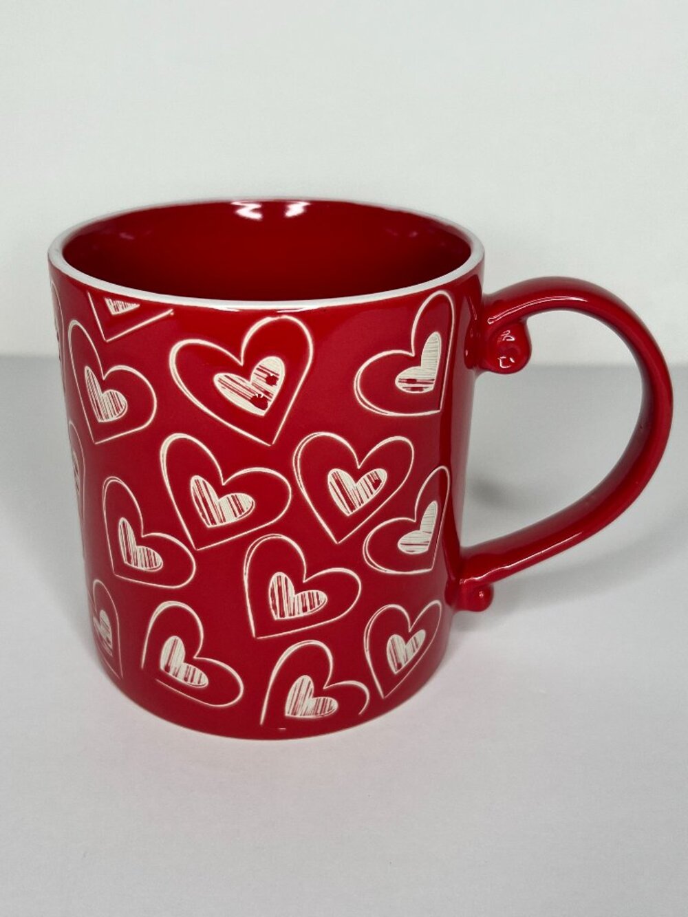 Spectrum Designz Oversized Ceramic Coffee Tea Mug Red and White Hearts 21 oz New